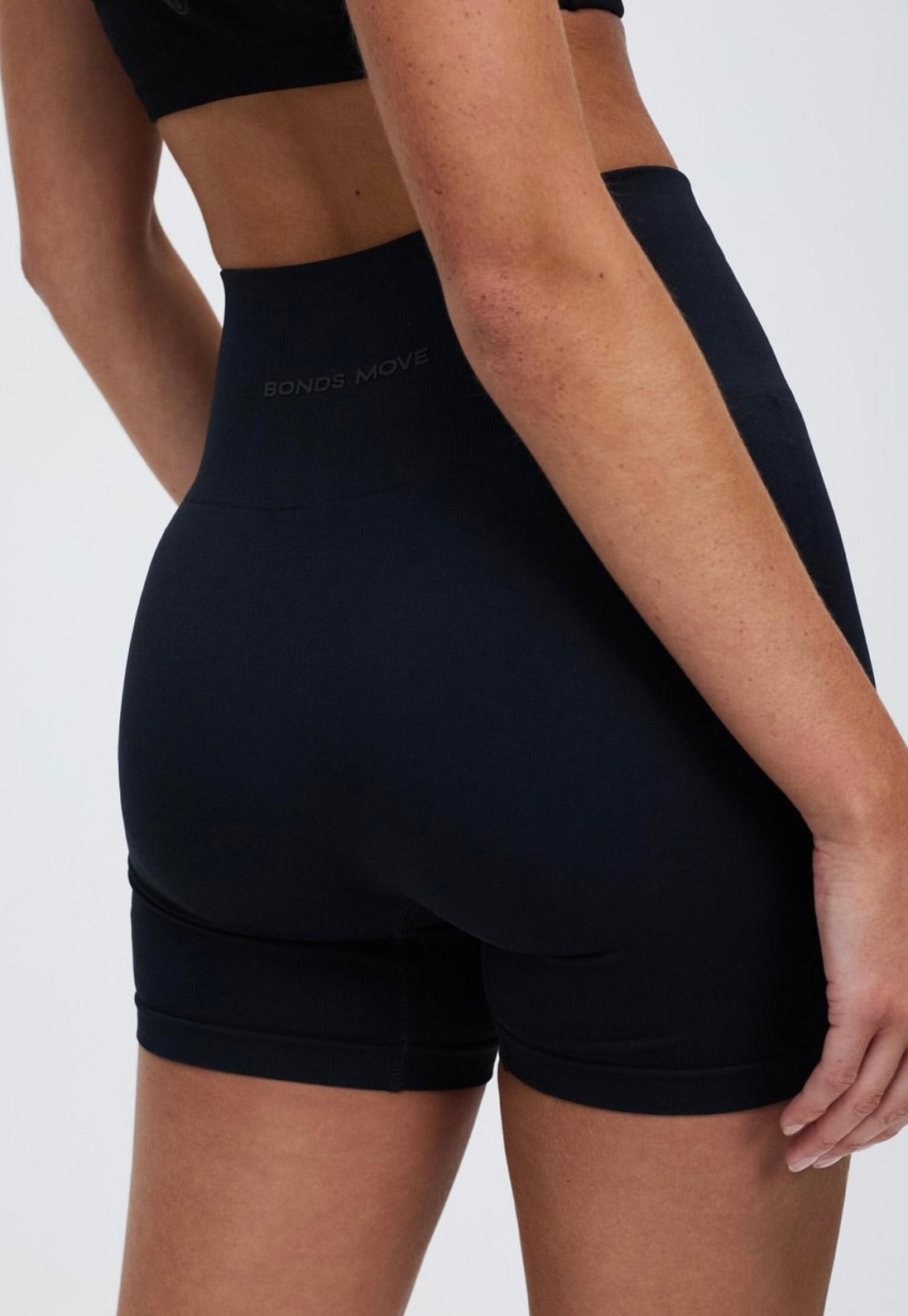 Seamless Hot Short